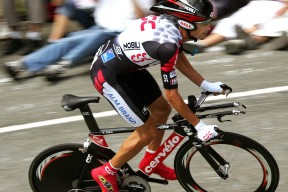 新西兰稳步前进，锁定半决赛席位，新西兰公开赛