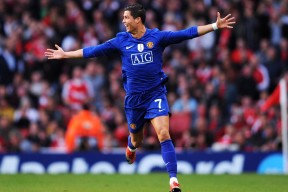 水球防守严密波兰队实力增强，波兰球在水沟